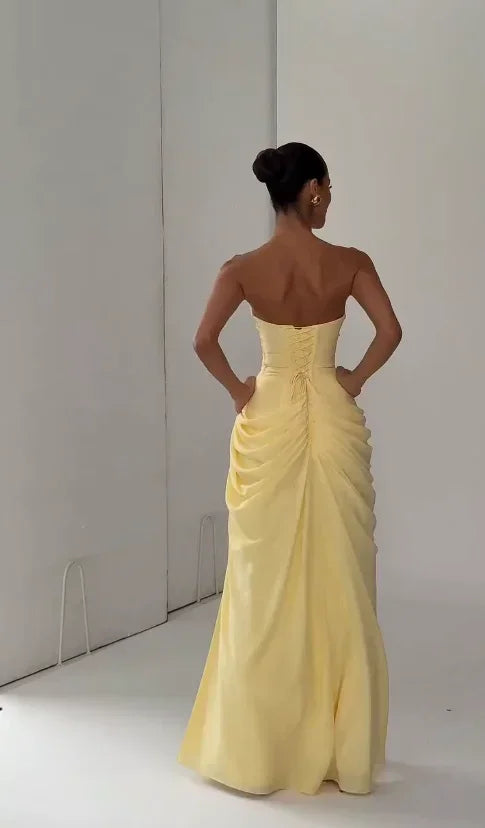 Vestido Elegante Amarelo Plissado Sem Alças para Mulheres, Chique, Sem Mangas, com Cintura Marcada e Fenda, Vestido Longo para Festas Noturnas Femininas 2026
