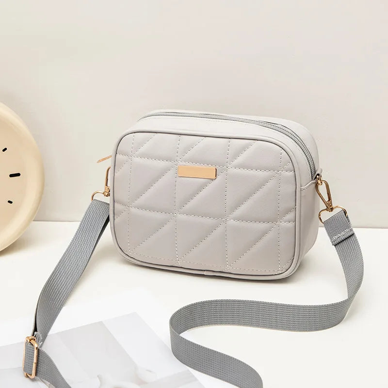 Bolsa feminina bordada na moda Bolsa para câmera moderna Bolsa quadrada pequena Bolsa crossbody de ombro único Estilo minimalista urbano P...