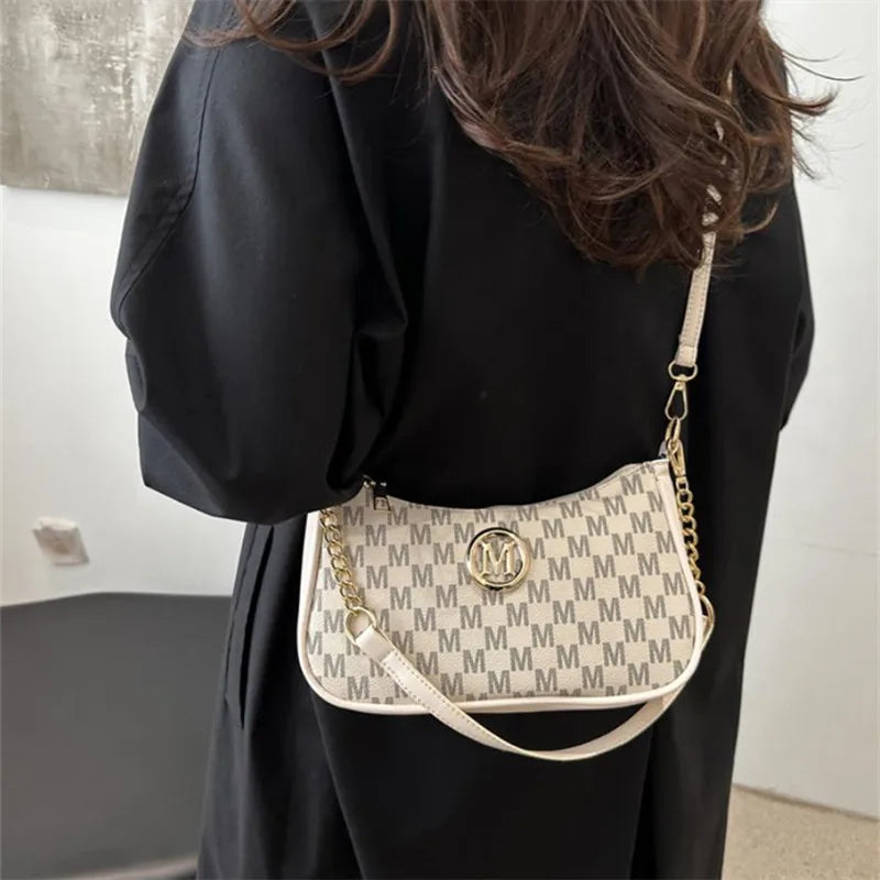 Bolsa crossbody estilo vintage, bolsa mensageiro de ombro de couro pu com design de letra dourada 'M', bolsa tote de couro sintético, bolsa