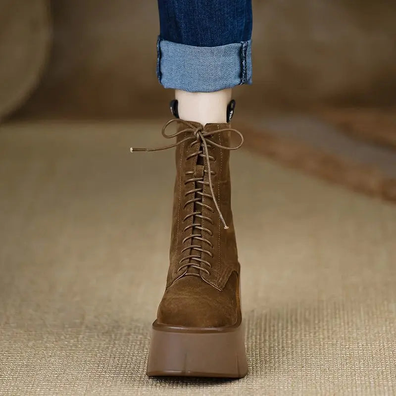 Botas Femininas de Novo Estilo com Zíper Traseiro e Solado Grosso, com Cadarços Ajustáveis 2025