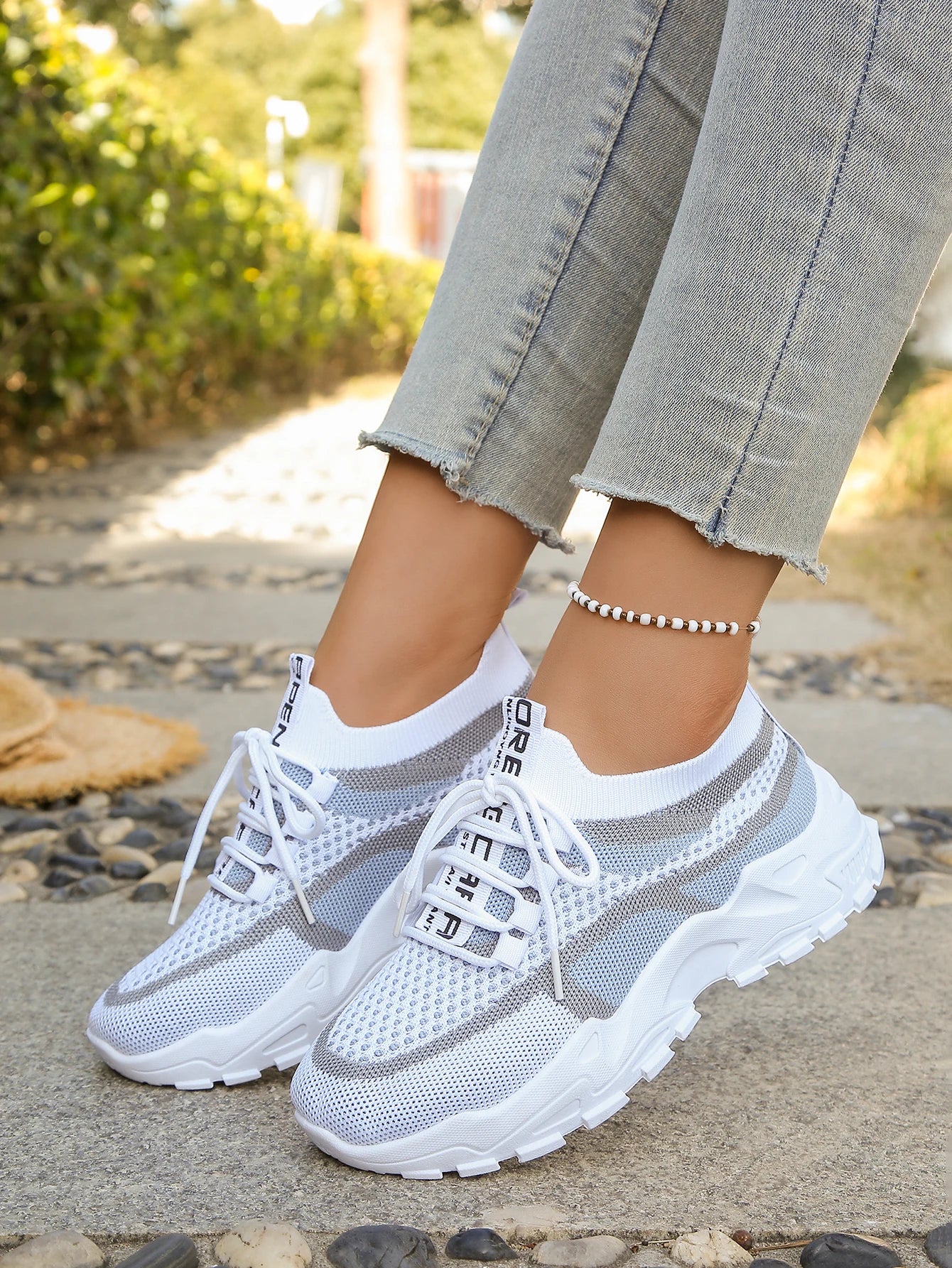 Calçados Femininos - Tênis Casuais Esportivos Verão 2026, Respiráveis e Leves, Sapatos de Trabalho Modernos em Duas Cores ou Uma Cor