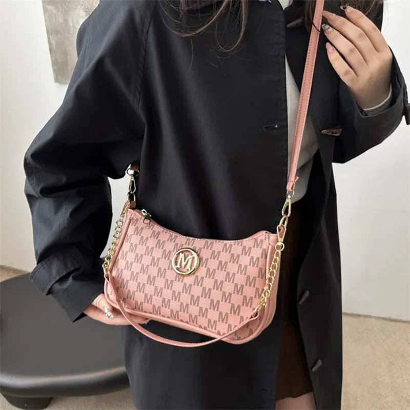 Bolsa crossbody estilo vintage, bolsa mensageiro de ombro de couro pu com design de letra dourada 'M', bolsa tote de couro sintético, bolsa