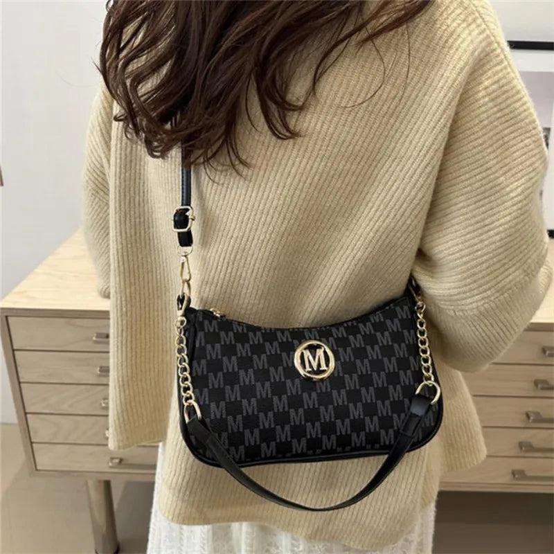 Bolsa crossbody estilo vintage, bolsa mensageiro de ombro de couro pu com design de letra dourada 'M', bolsa tote de couro sintético, bolsa